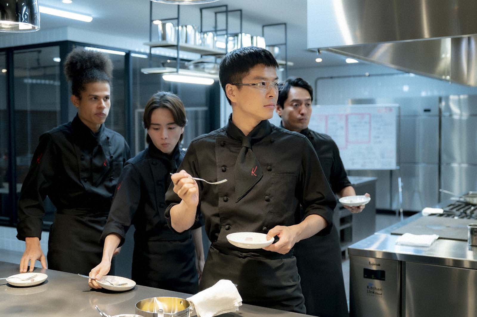 （左から）ジュア、板垣李光人、朝井大智、フェルナンデス直行「フェルマーの料理」第7話より（C）TBS