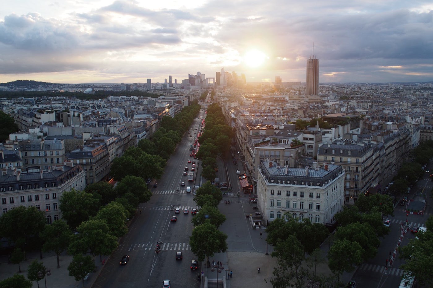 凱旋門の上から眺めたパリの街並みは一生忘れられない風景（提供画像）