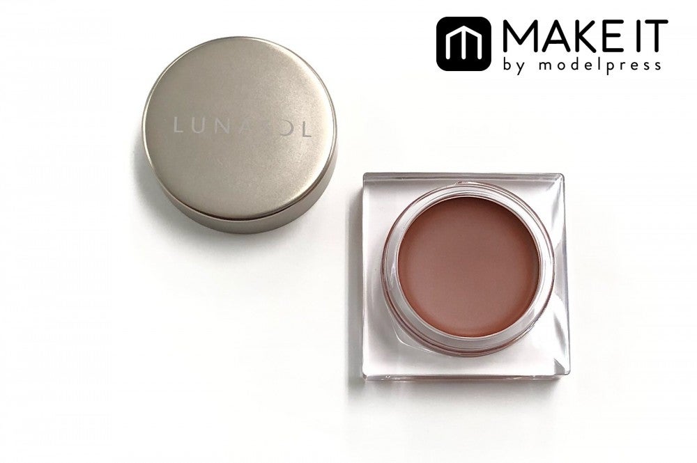 LUNASOL／グラムウィンク フロスト／04／3,200円（税抜）／カネボウ化粧品 (C)メイクイット