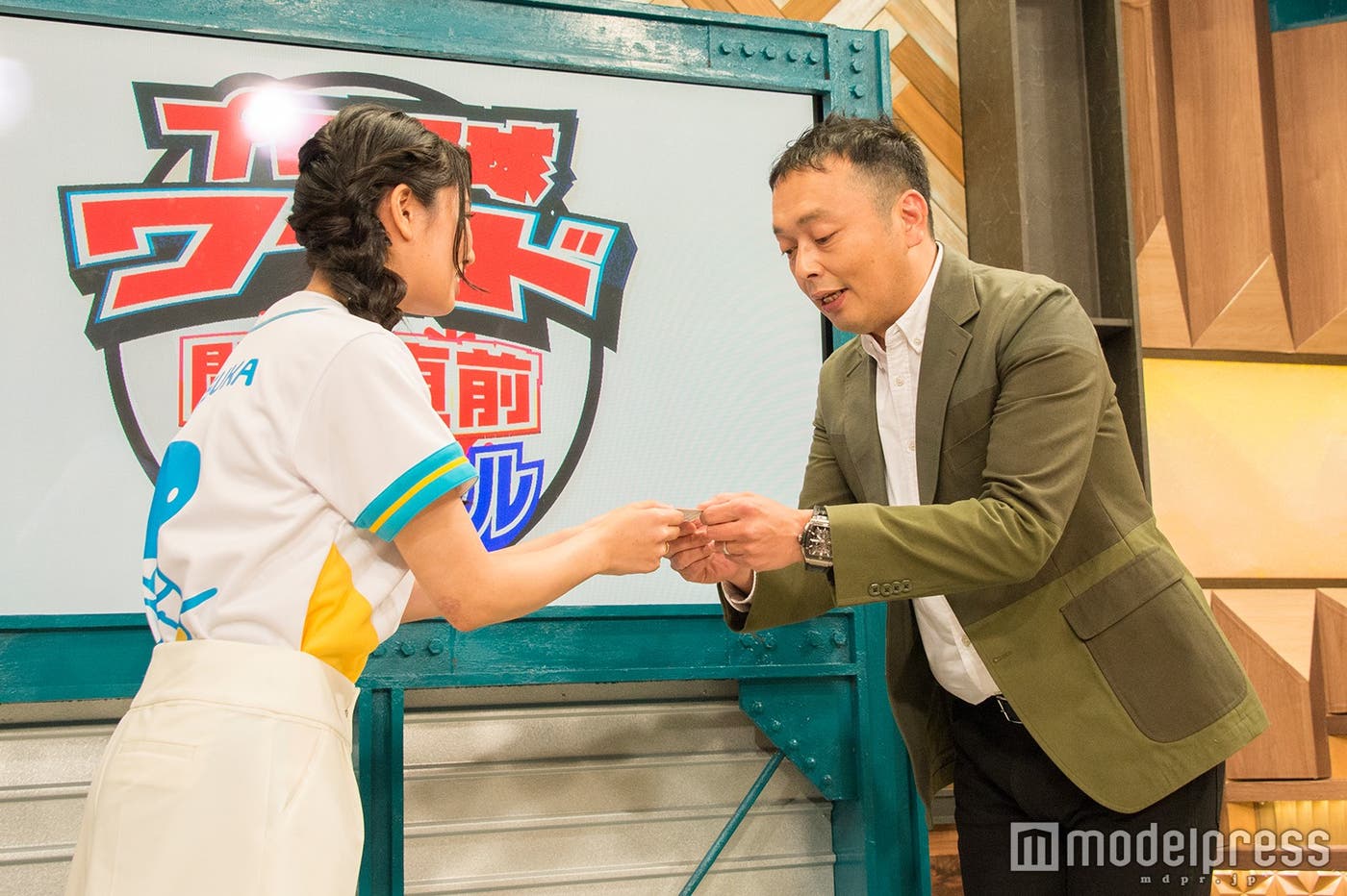 倉持明日香、礼二(C)モデルプレス