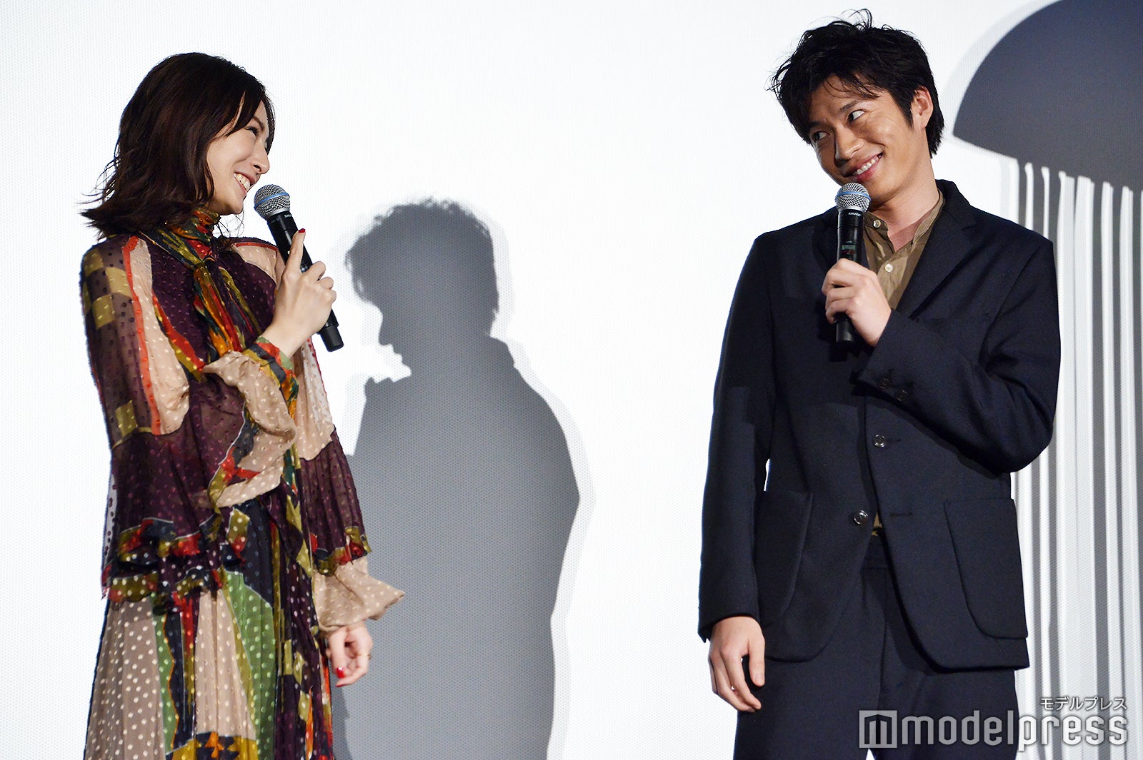 北川景子＆田中圭（C）モデルプレス