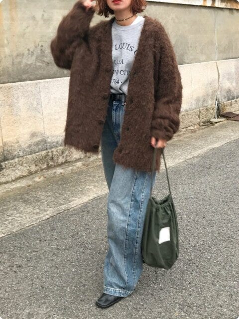 カジュアルコーデ 2025大人女性ふわもこシャギーニットカジュアルコーデ