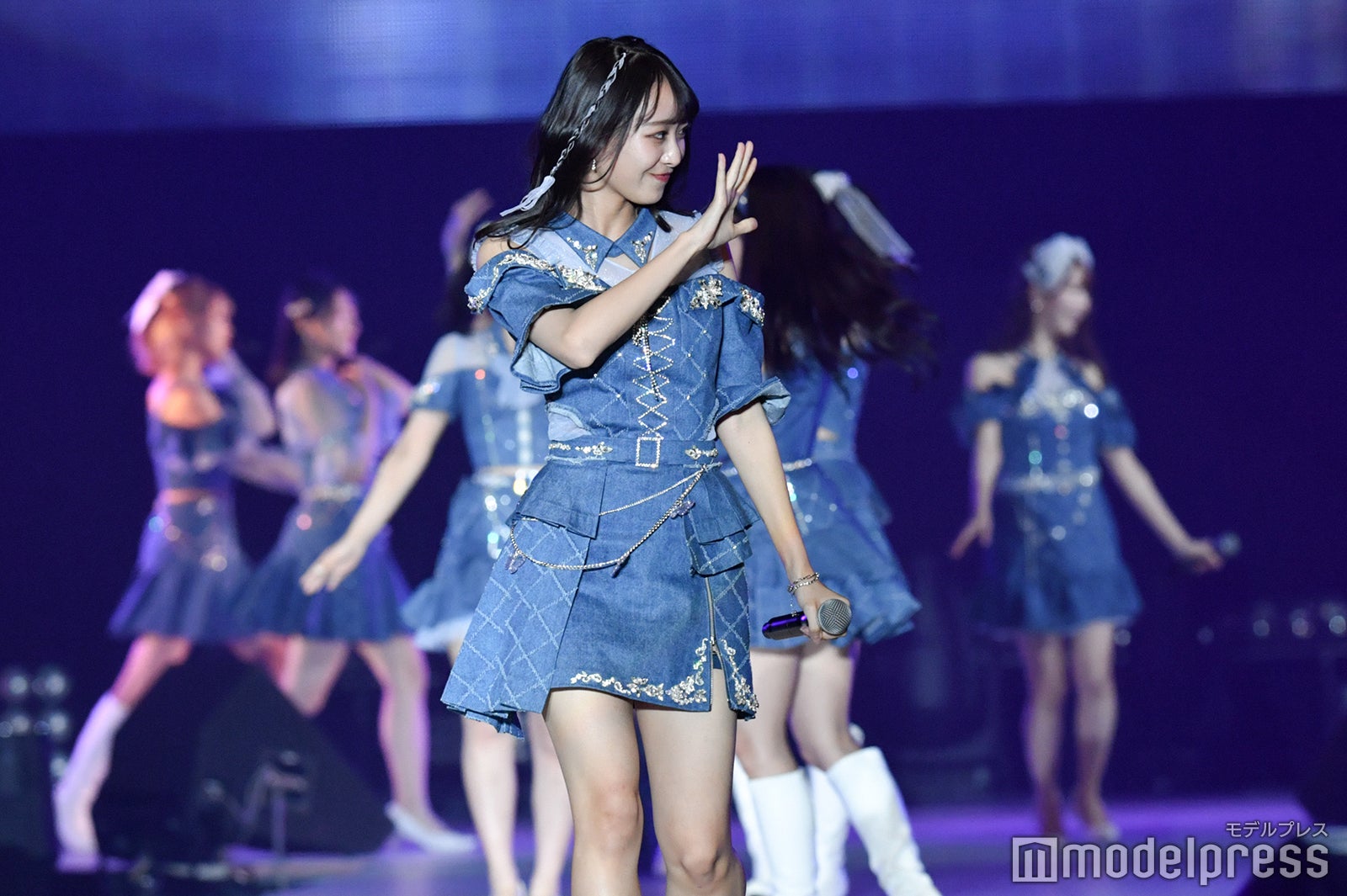 ＝LOVE（C）モデルプレス