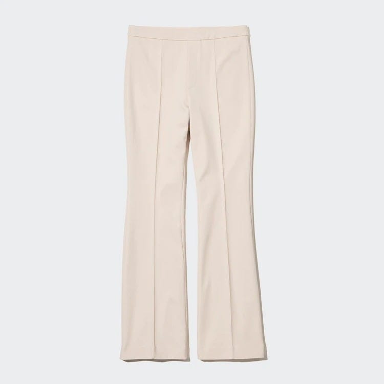 ユニクロ　uniqlo　レディース　おすすめ　オススメ　コスパ　2022　冬　パンツ　美脚　脚長　スタイルアップ　細見え　痩せ見え　着痩せ　イージーフレアレギンスパンツ