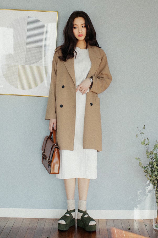 ウエストゴムリンクルミモレ丈スカート「DHOLIC」3,153円(税込)／画像提供：DHOLIC