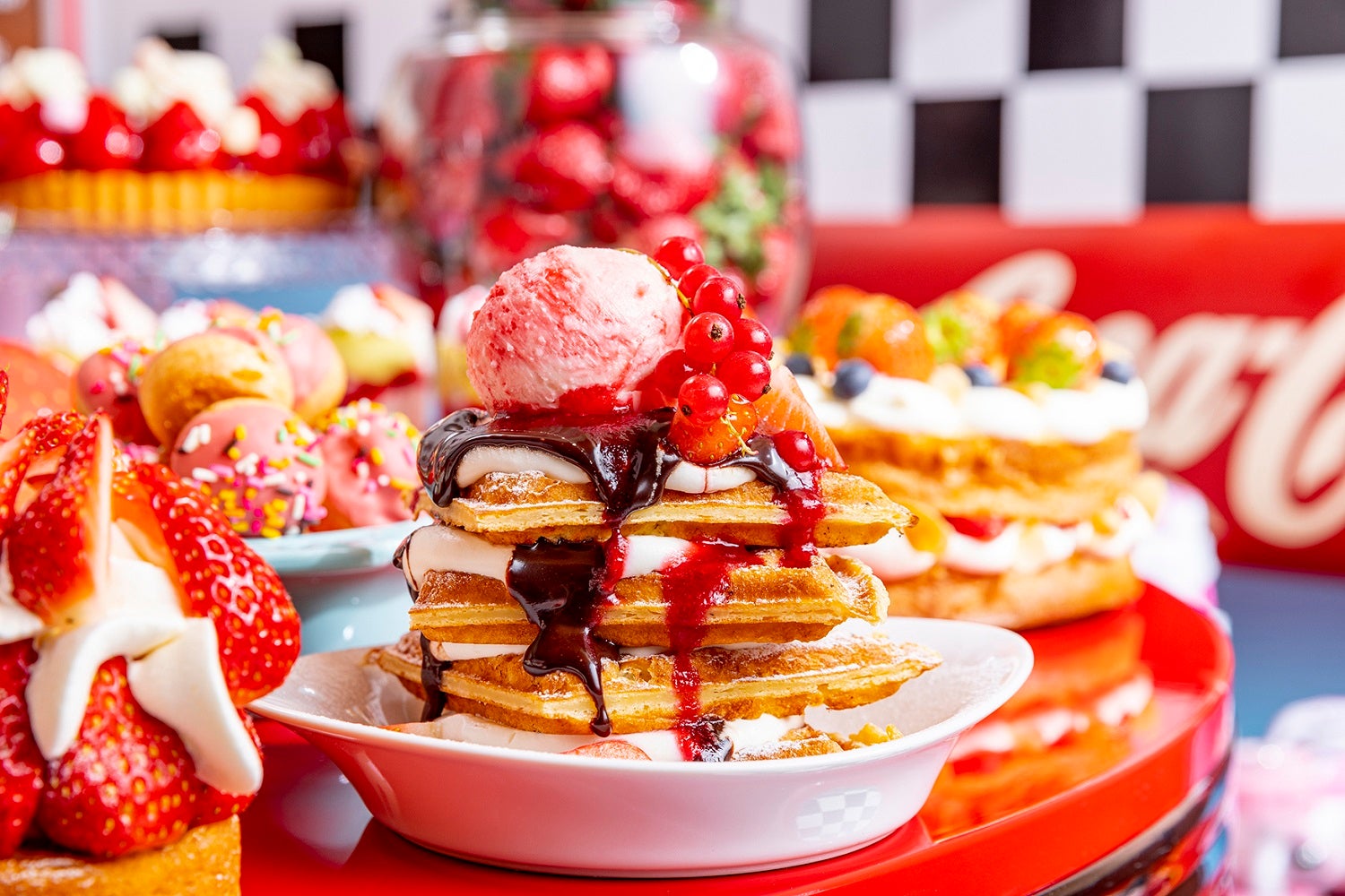 ストロベリー“グルービー”ダイナー／画像提供：ヒルトン東京