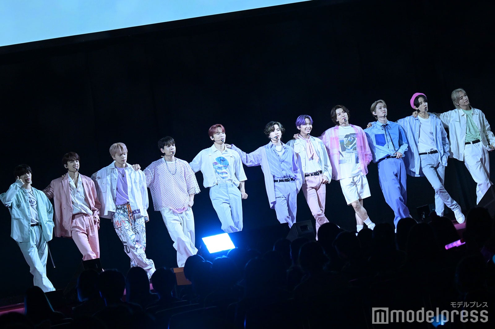 JO1（左から）木全翔也、河野純喜、鶴房汐恩、豆原一成、與那城奨、川西拓実、川尻蓮、金城碧海、白岩瑠姫、佐藤景瑚、大平祥生（C）モデルプレス