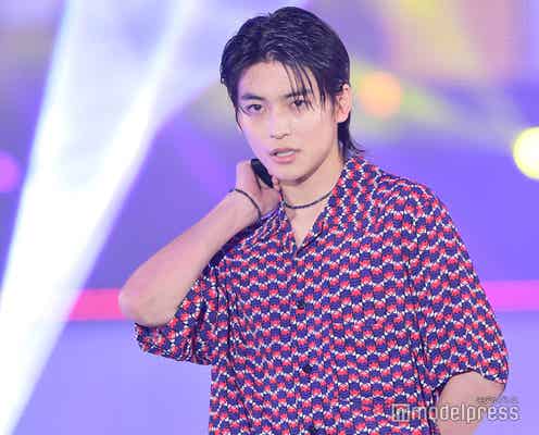 高橋文哉、セクシーな舌ペロ&ウィンクで会場悶絶<GirlsAward 2023 S/S>