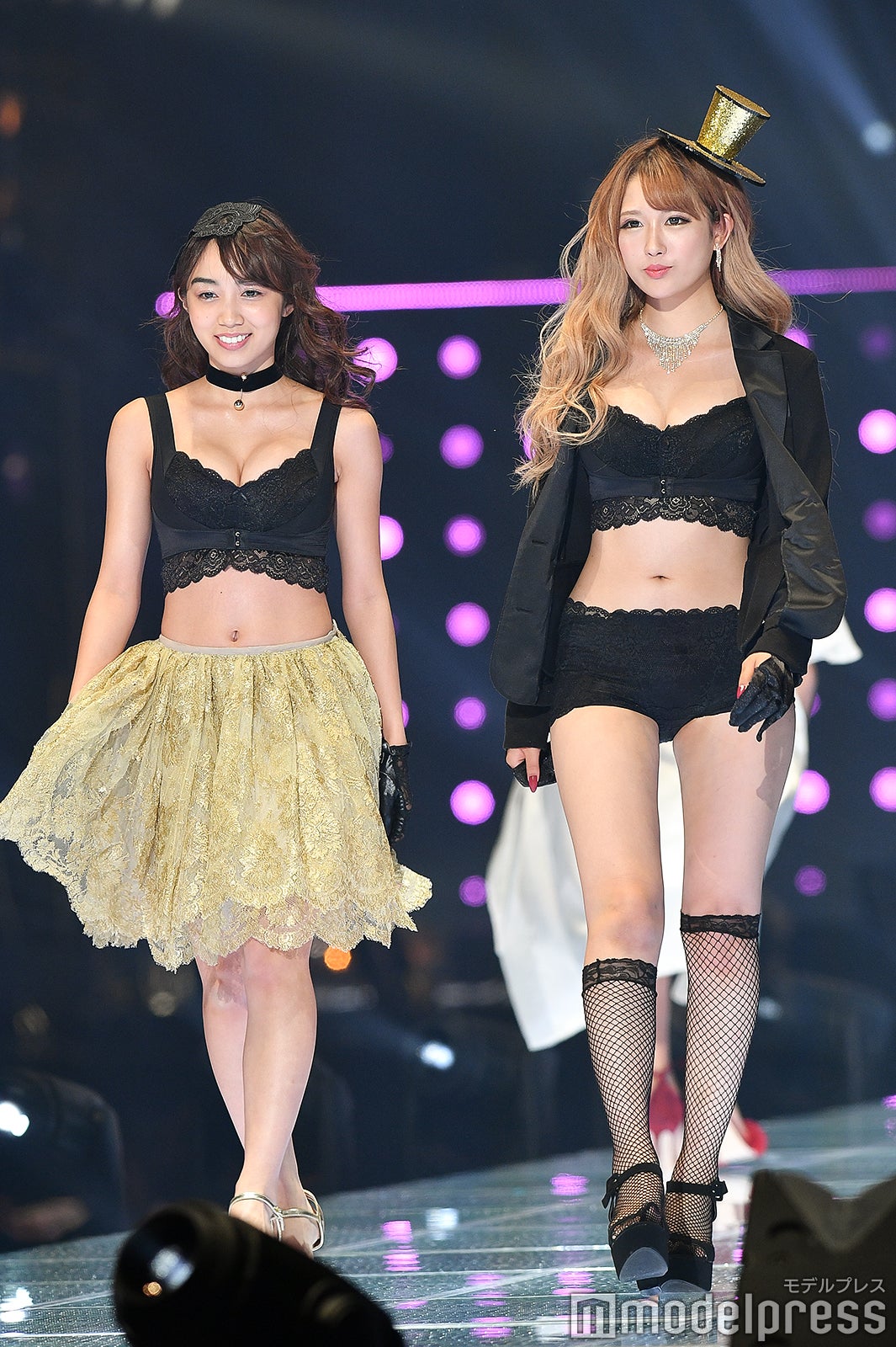 黒木ひかり、伊藤桃々（C）モデルプレス