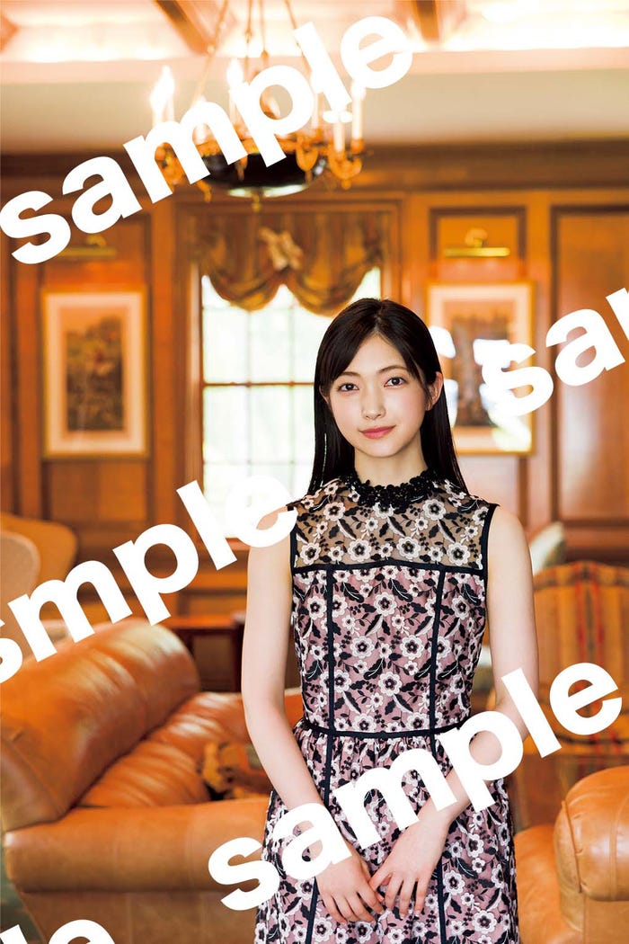 大園玲1st写真集「半分光、半分影」封入特典ポストカード4(撮影:Takeo Dec./光文社)