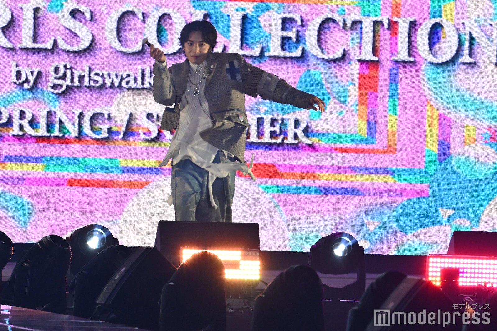 （C）モデルプレス