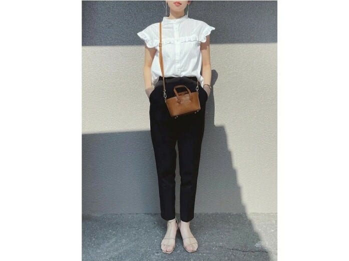 大人可愛い甘めコーデが楽しめる、GUのプチプラブラウス 出典:WEAR