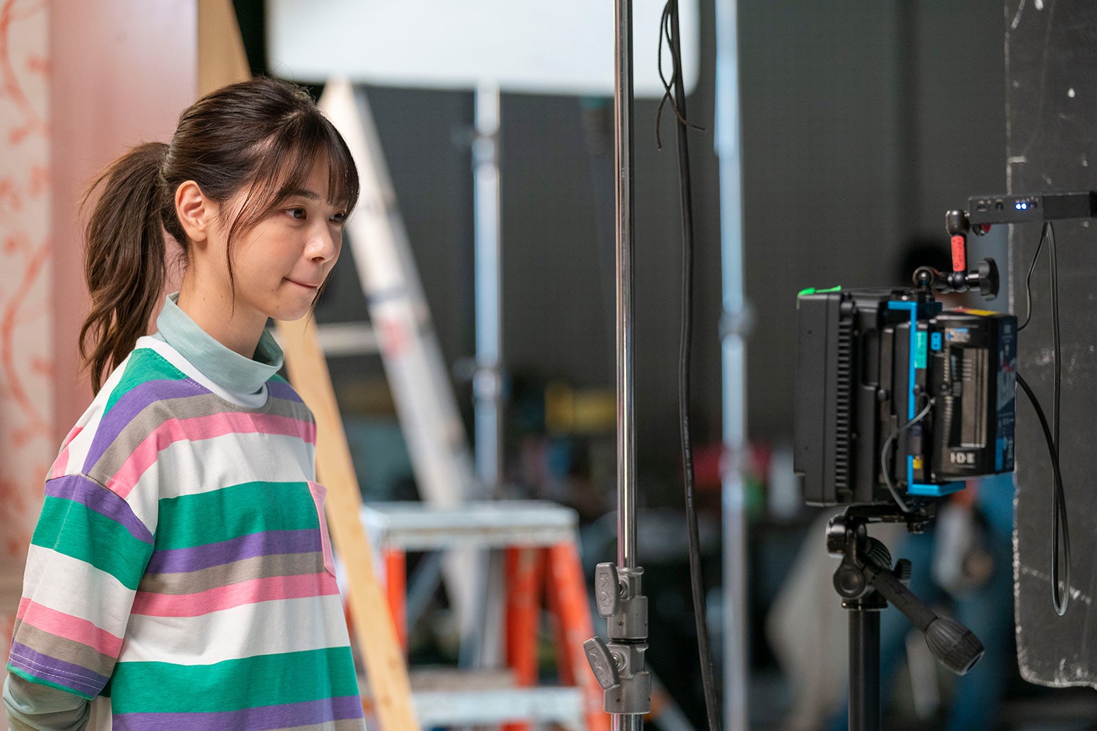 西野七瀬／新TVCM「ナナセさんの絞り込みカンリョウ！」篇メイキングカット （提供写真）