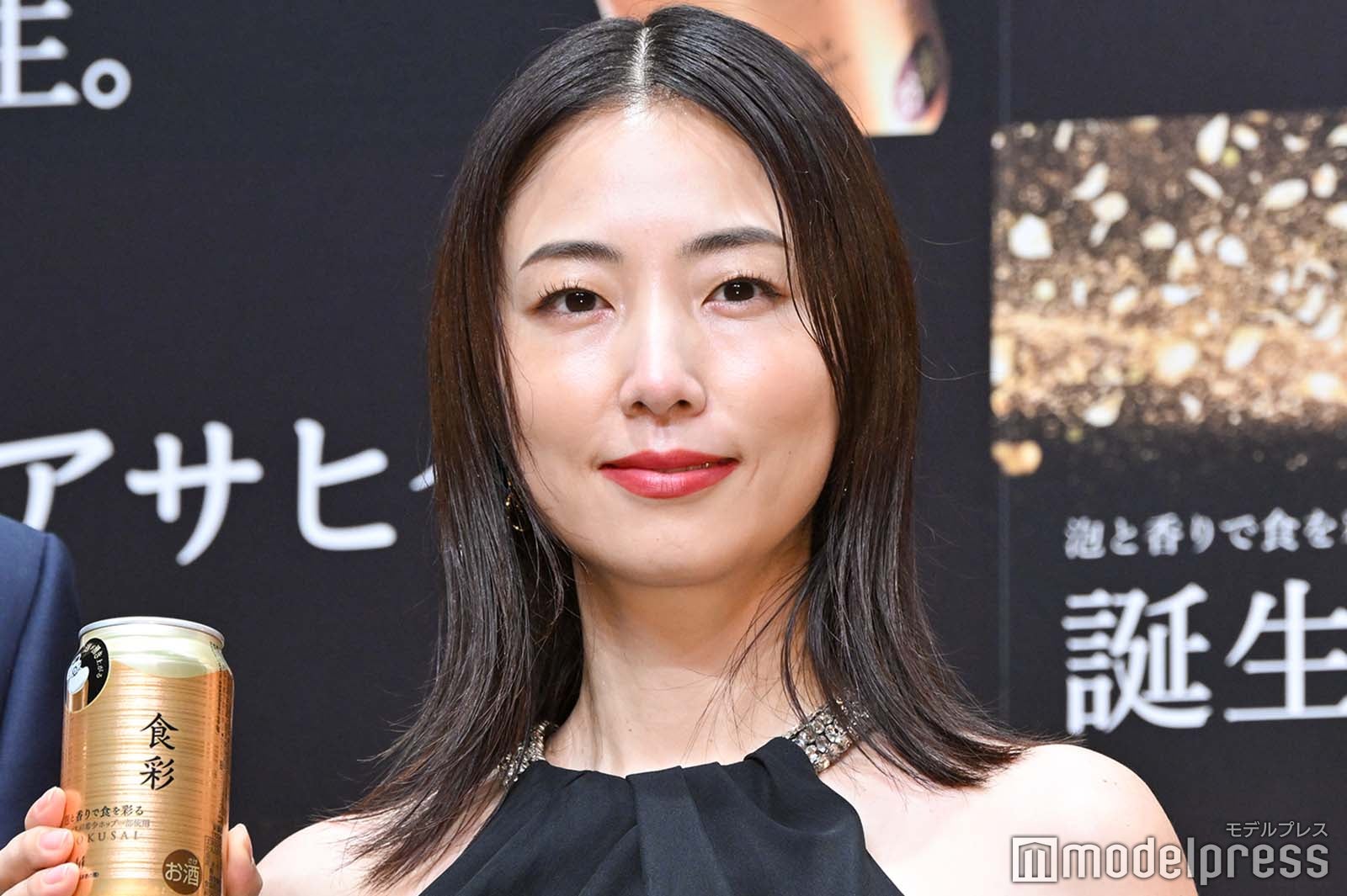 MEGUMI、人生初体験に照れ ノースリーブドレスで美肩大胆披露