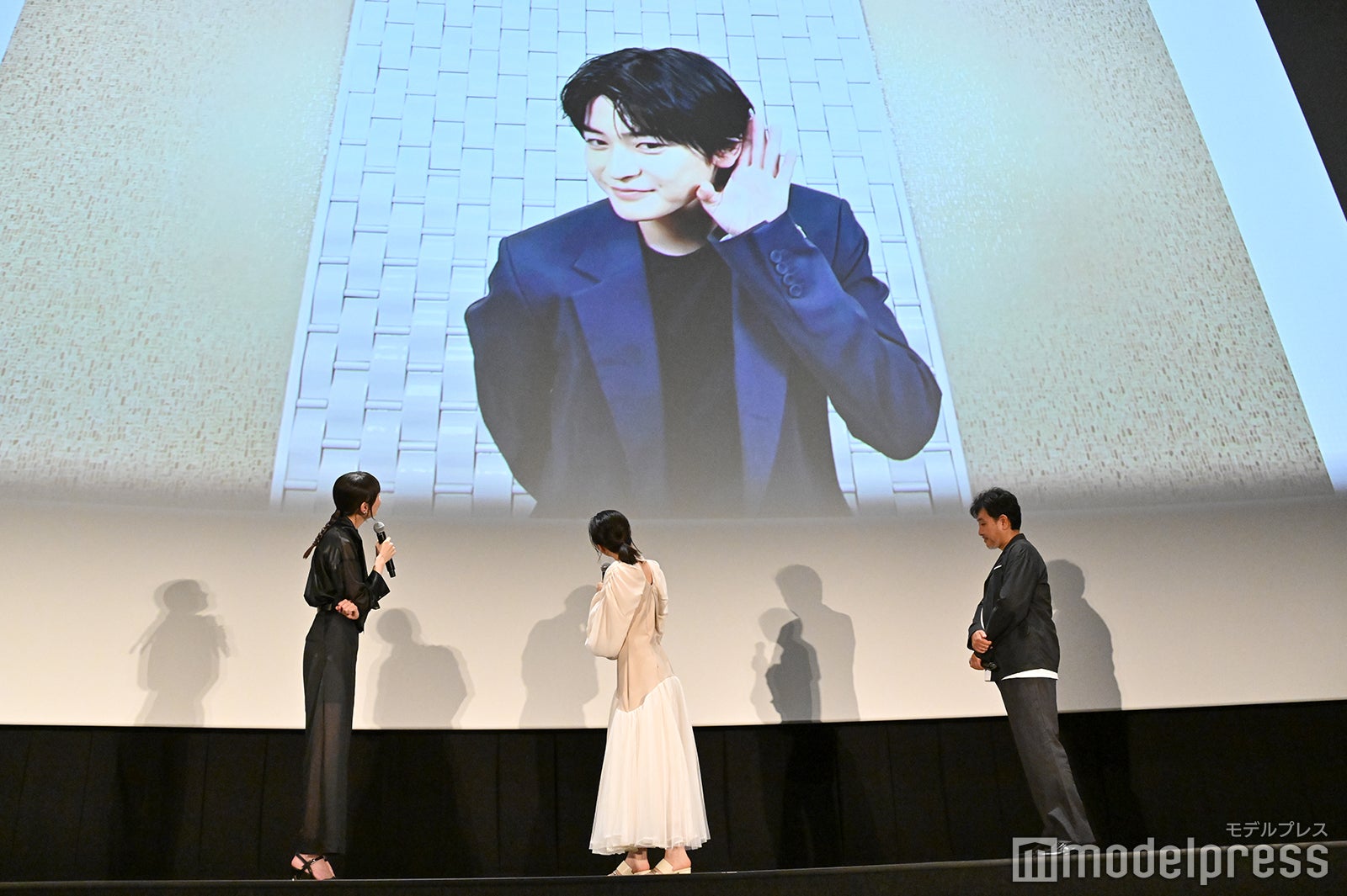 高橋文哉からビデオメッセージ（C）モデルプレス