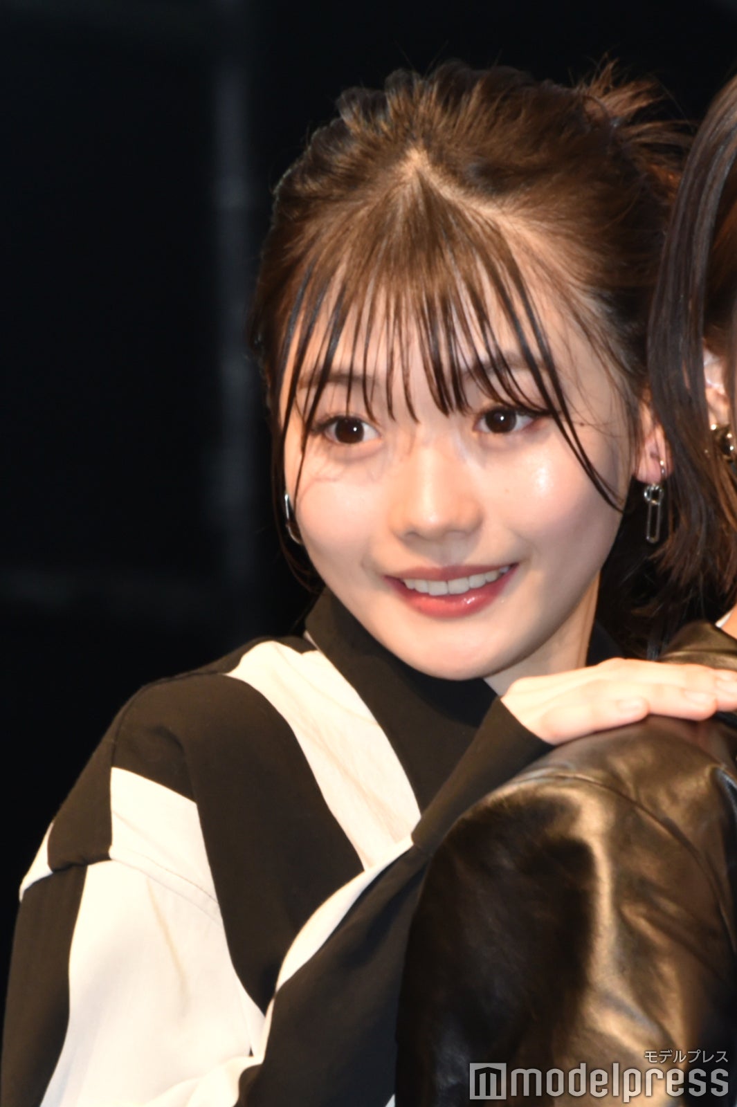 WHITE SCORPION／モモテレ（C）モデルプレス