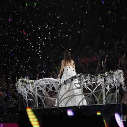 旅立つ前田敦子(C)AKS