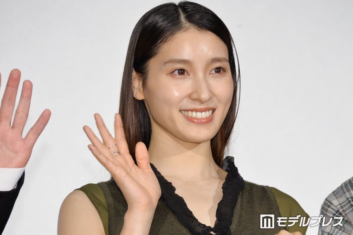土屋太鳳、弟とサンタ＆トナカイコスプレ「仲良し兄妹」「似合ってる」の声