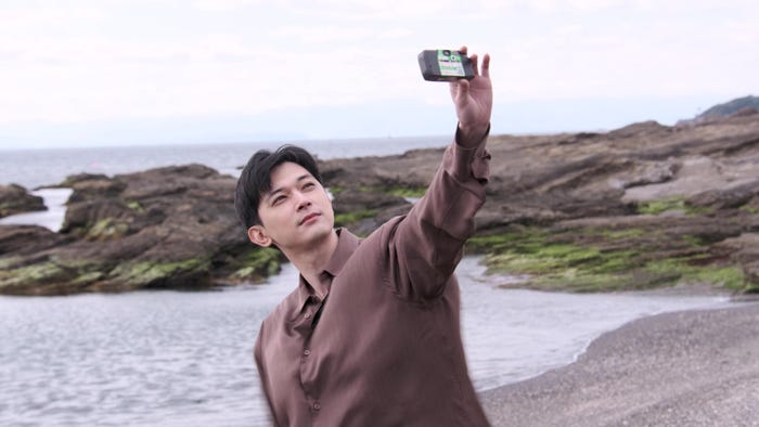 吉沢亮/「写ルンです(TM) 飾らない瞬間 夕焼け篇」(「写ルンです+」ver.)(30 秒)より(提供写真)