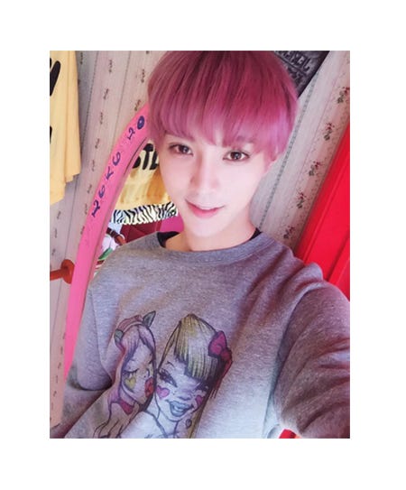 ピンクヘアにイメチェンを遂げたUsukeDevil／UsukeDevil Twitterより【モデルプレス】