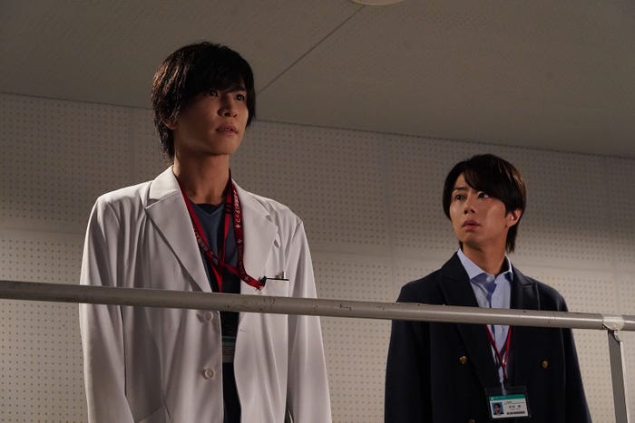 岩田剛典、北山宏光「DOCTOR PRICE」第1話(C)読売テレビ