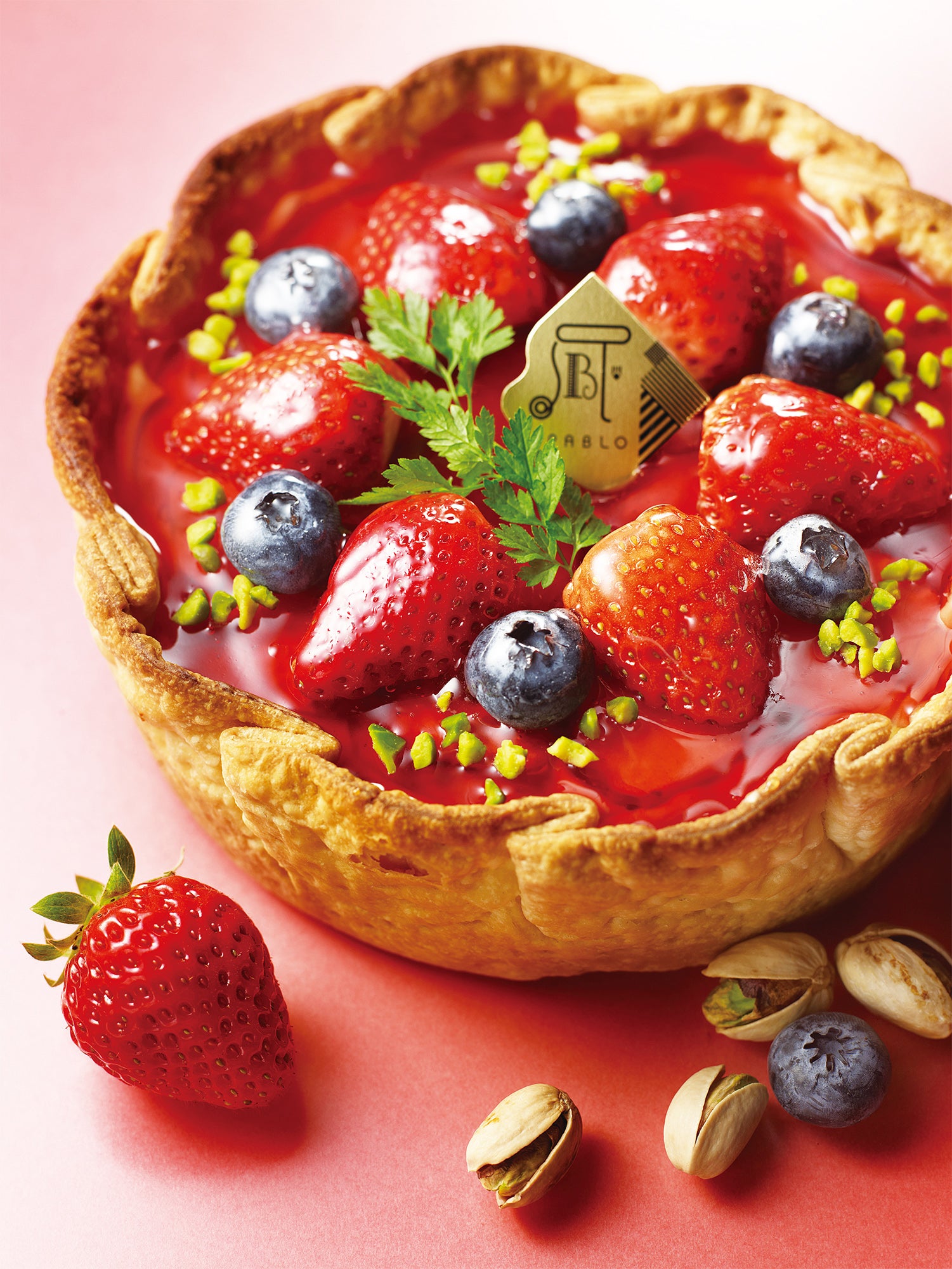 いちごとピスタチオのチーズタルト／画像提供： PABLO（パブロ）