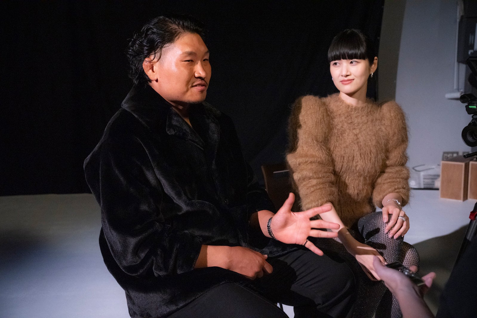 稲垣啓太選手、新井貴子（提供写真）