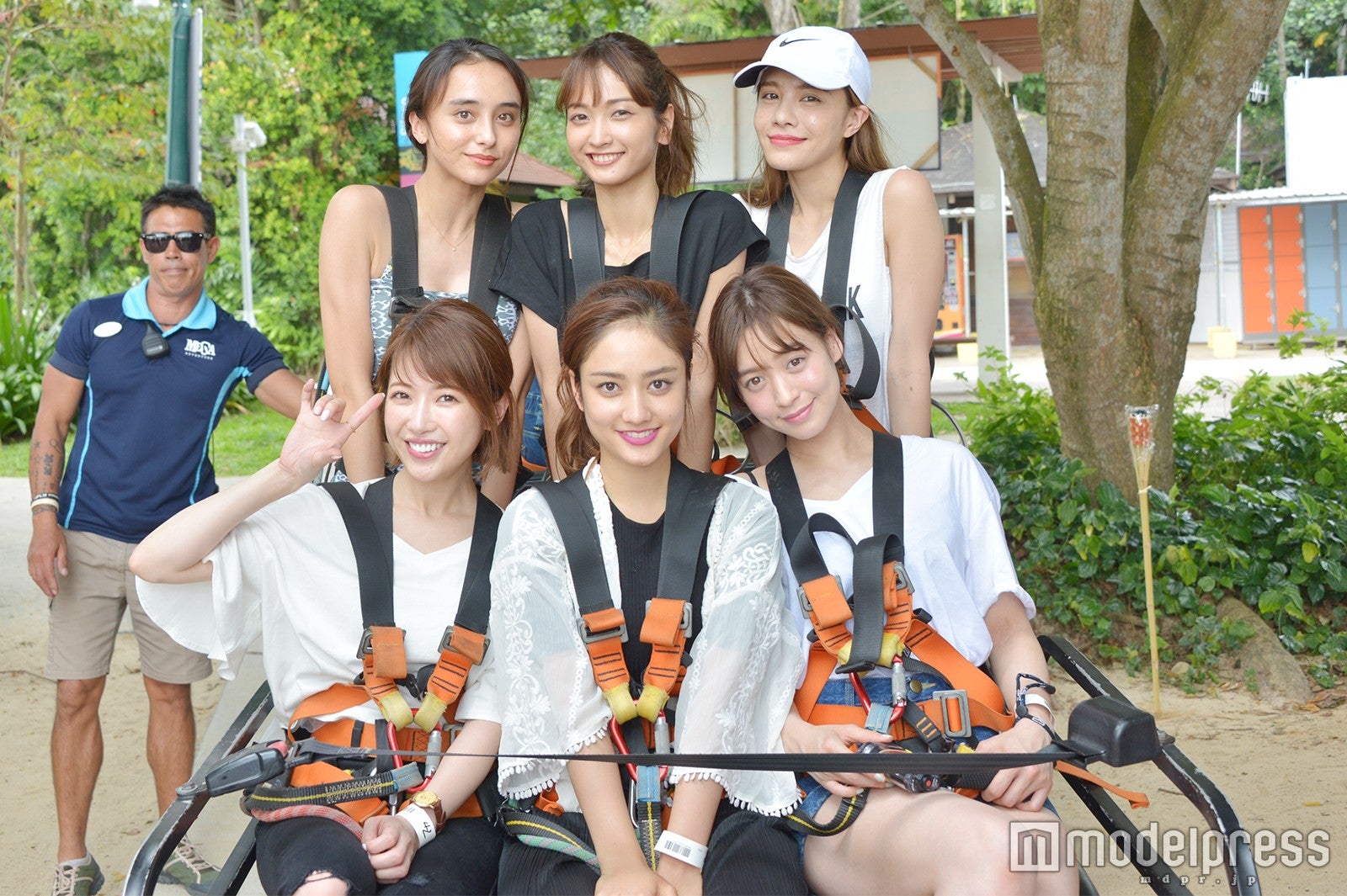 いざメガジップへ （C）モデルプレス