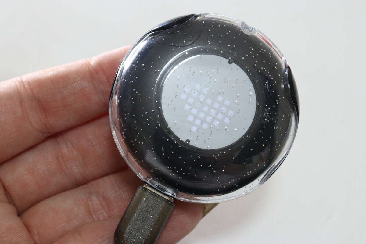 完全ワイヤレスイヤホン（