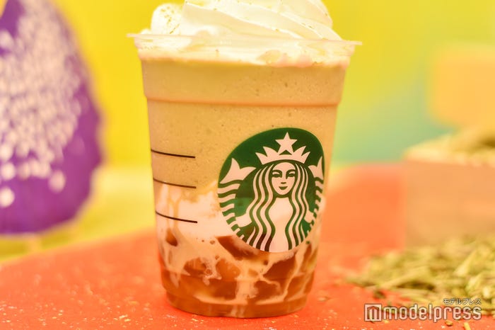 3層からなる「加賀 棒ほうじ茶 フラペチーノ(R)」 (C)モデルプレス