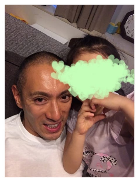 麗禾ちゃん(右)と再会した市川海老蔵(左)/市川海老蔵オフィシャルブログ(Ameba)より