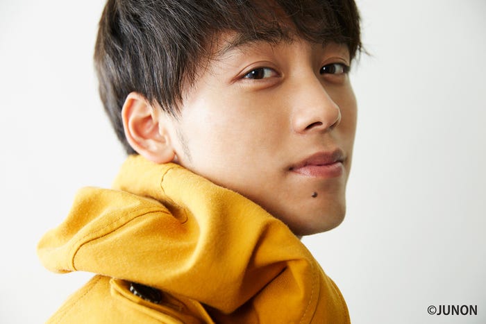 竹内涼真/「JUNON1月号」(11月22日発売)より(画像提供:主婦と生活社)