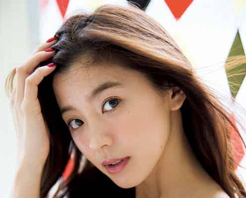 朝比奈彩“普段着SEXY”で魅せる至極の9等身ボディ