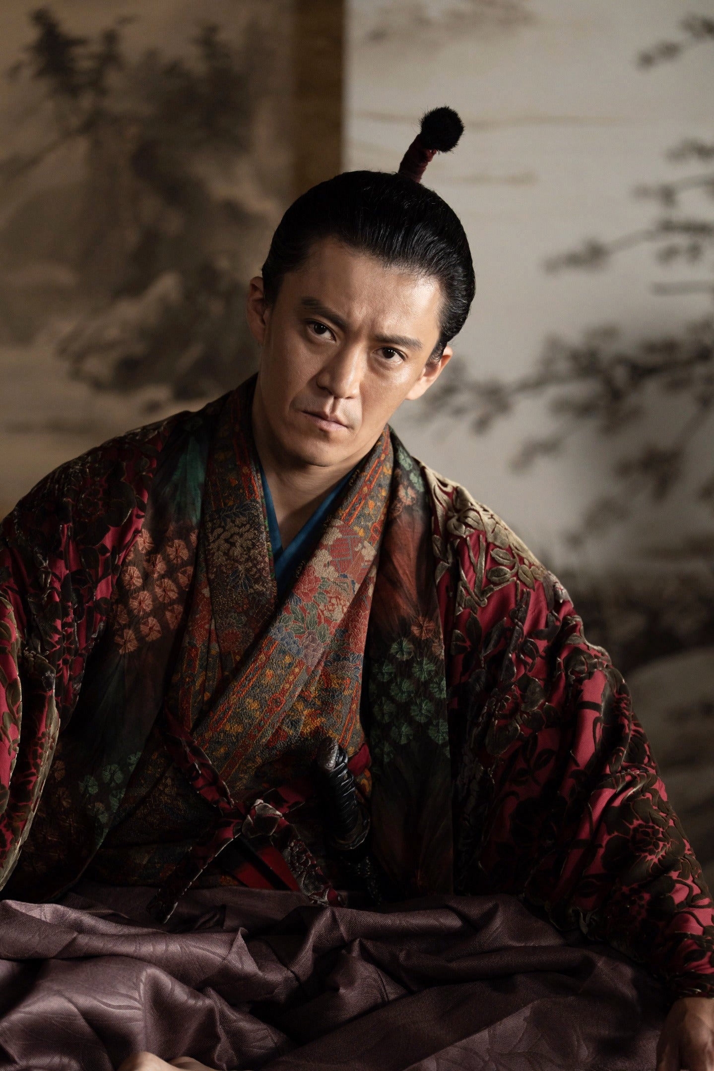 織田信長役・小栗旬、主演の仲野太賀に心動かされたシーンとは 約30年ぶり共演俳優との秘話も【「豊臣兄弟！」コメント】