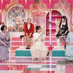（上段左から）加護亜依、関谷友美、しずりん（下段左から）雛形あきこ、堀未央奈、いとうあさこ（C）日本テレビ