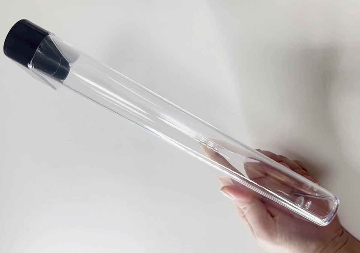 100均のコラボグッズが天才すぎて拍手喝采！厚さわずか3.3cm！ありそうでなかったケース