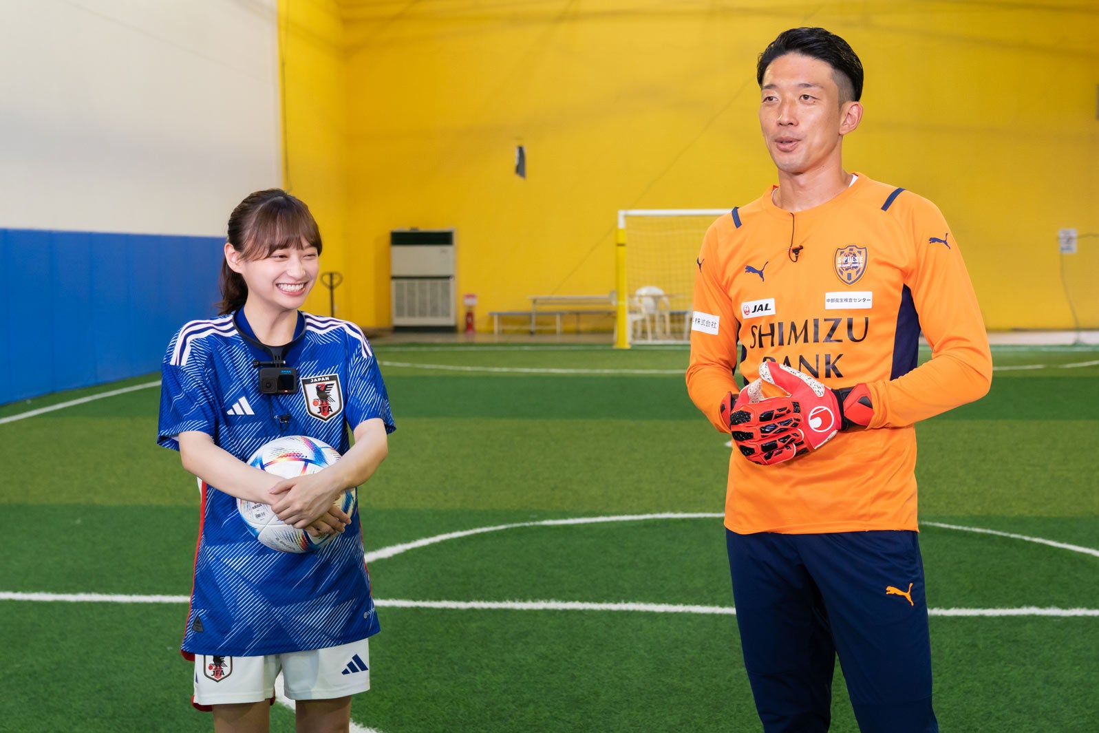 影山優佳、権田修一（C）テレビ朝日