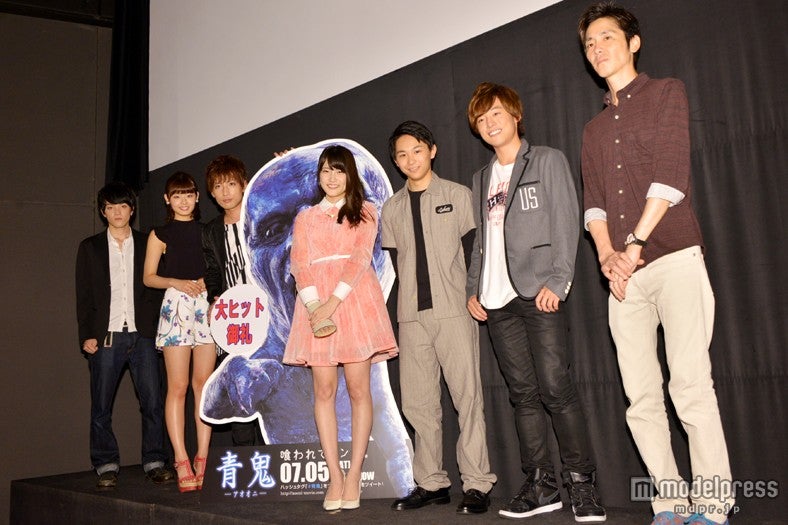 （左から）尾関陸、古畑星夏、陳内将、入山杏奈、須賀健太、聖也、小林大介監督