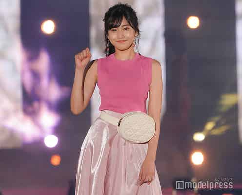 佐野ひなこ、ピンクニットでキュートな春コーデ<GirlsAward 2018 S/S >
