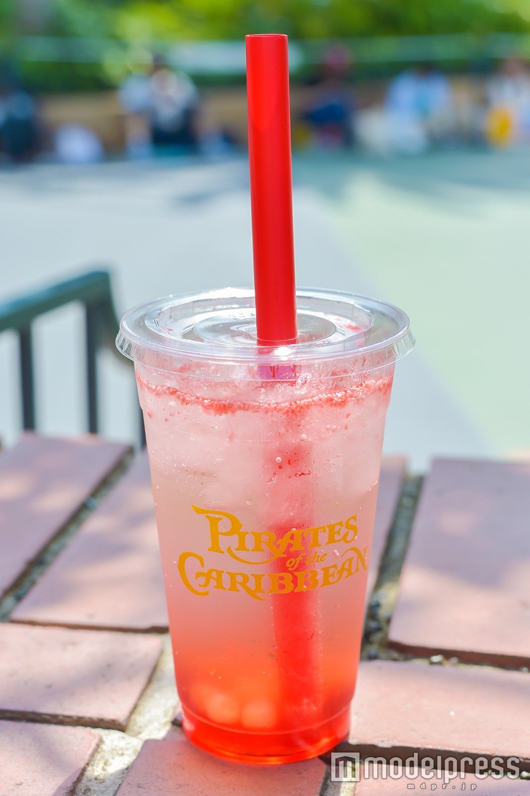 パイレーツスパークリングドリンク（グレナデン＆ミントシロップ）」（￥380）／（C）モデルプレス