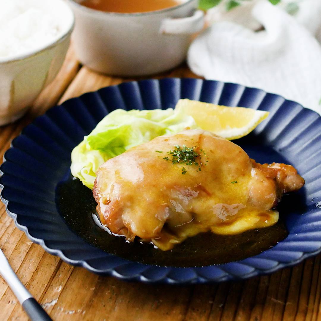 メインおかずに。鶏もも肉のチーズ照り焼き