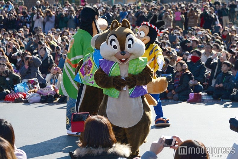 「ニューイヤーズ・グリーティング」チップ（C）モデルプレス