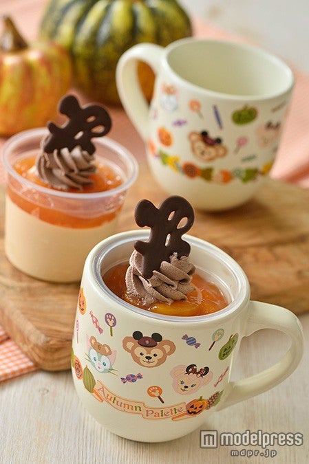 TDS：「ケープコッド・クックオフ」キャラメルのムース＆アプリコットゼリー、スーベニアカップ付き￥880（C）Disney