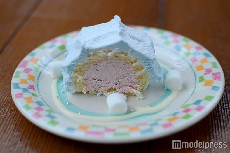 ストロベリームースのロールケーキ（C）モデルプレス