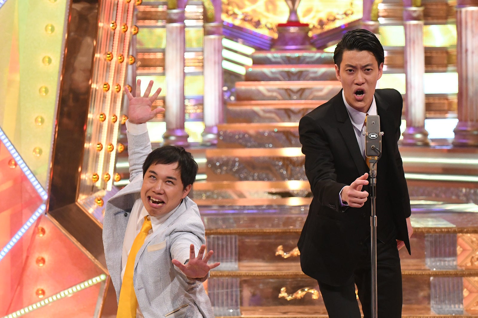 ファイナルラウンドの霜降り明星（C）2018 M-1GRANDPRIX、（C）ABCテレビ／吉本興業