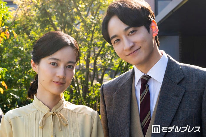 生田絵梨花、小関裕太(C)モデルプレス