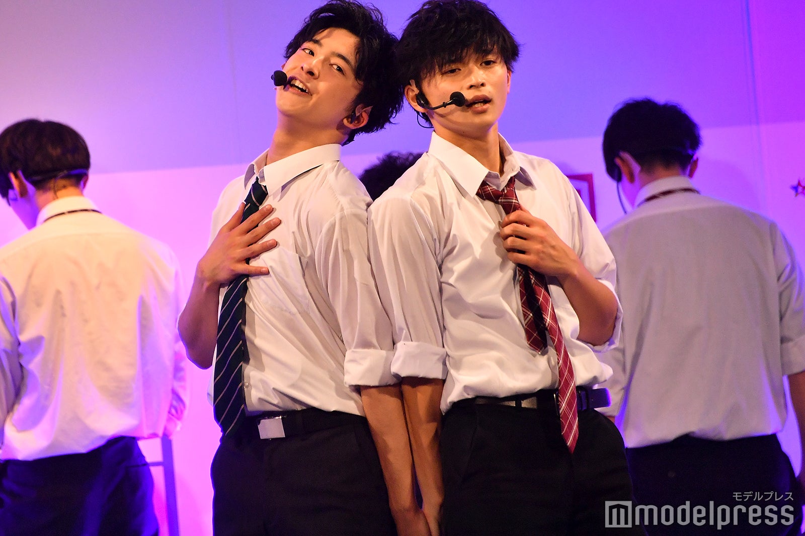 パフォーマンスの様子 （C）モデルプレス