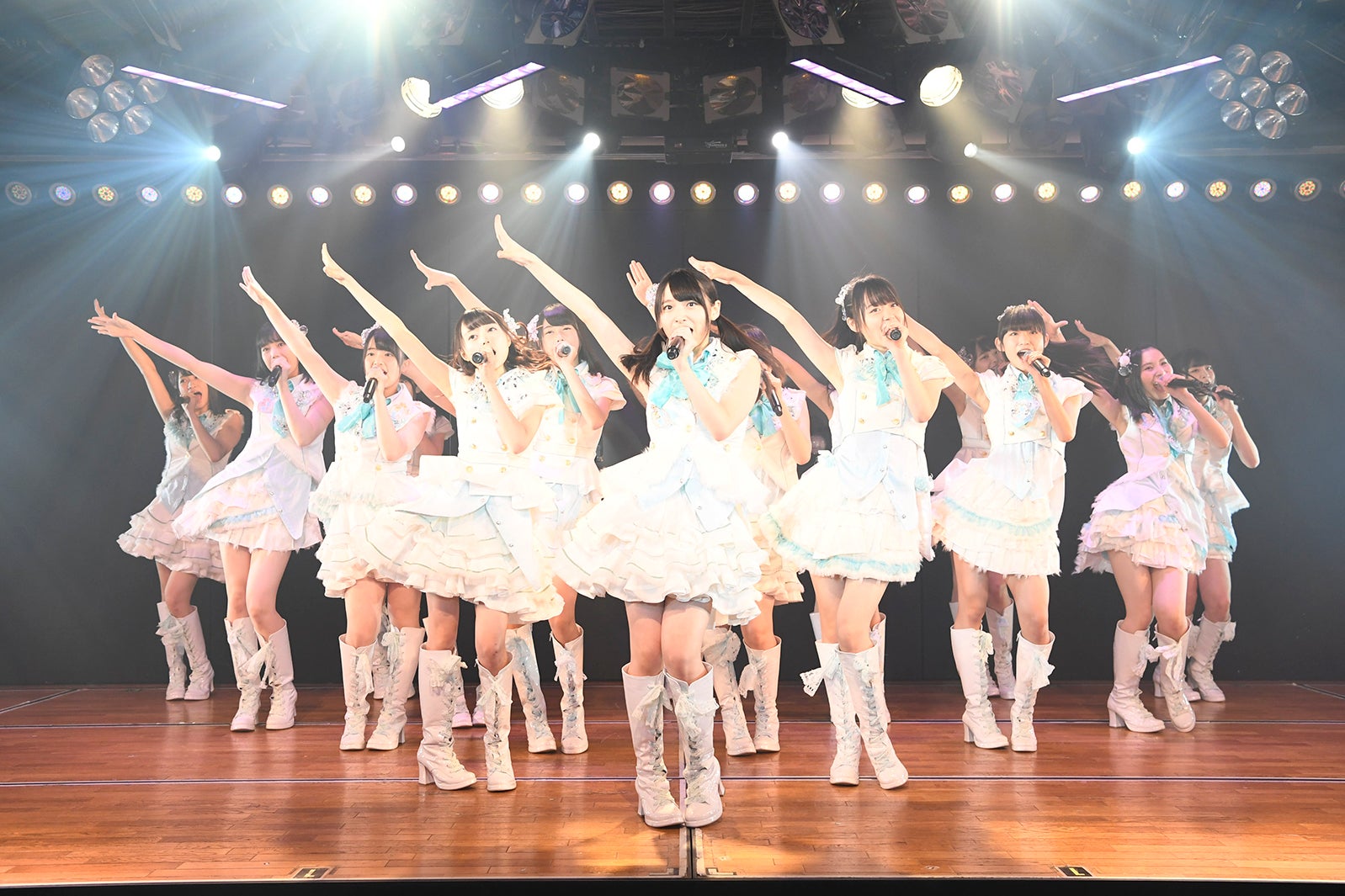 「世界は夢に満ちている」公演（C）AKS