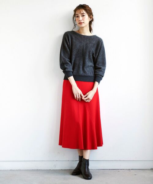 赤スカートの冬コーデ 21 大人女性の魅力がアップする着こなし モデルプレス