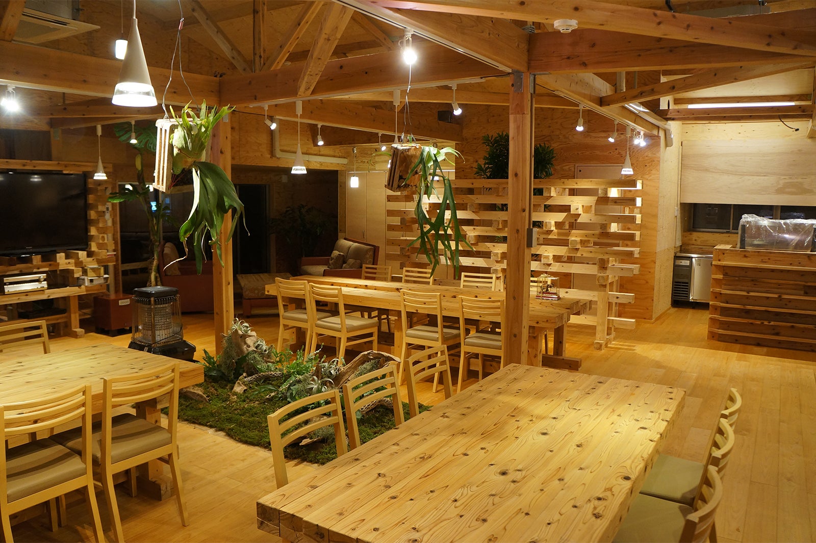 木材の温もりの溢れる店内／画像提供：CIN GROUP